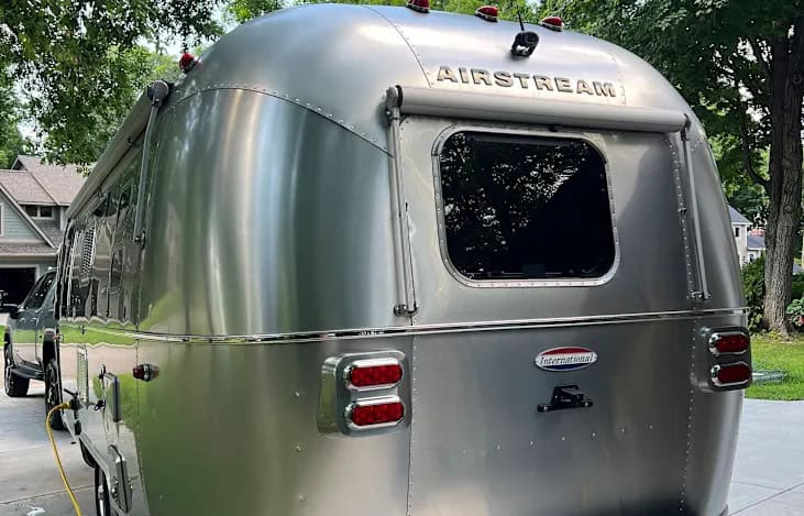 2018-airstream-RV-04 rv-02
